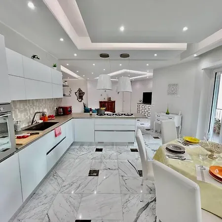 Apartment Lussuoso 130 Mq Zona Cipro Rome